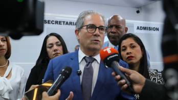 El ministro de Salud, Fernando Boyd Galindo.