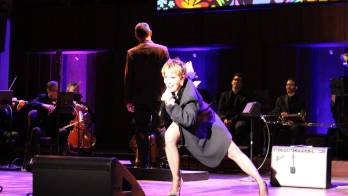 Alejandra Guzmán es dada de alta pero está afectada por su caída