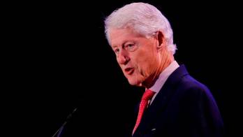 Bill Clinton recibe el alta hospitalaria tras recuperarse de su infección