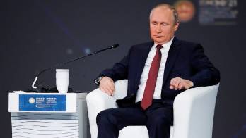 Putin alerta de riesgos por una recuperación desigual de la economía global