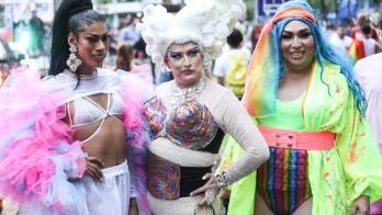 Cientos de personas participaron de la marcha del Orgullo Gay