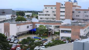 Fachada del Hospital Irma de Lourdes Tzanetatos, donde se atendió a una de las víctimas.