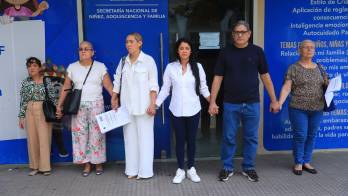 La madre y la periodista acudieron al Senniaf en busca de respuestas, pero solo recibieron silencio.