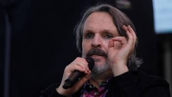 Miguel Bosé dice que la pandemia le quitó su carrera
