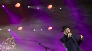 Rubén Blades es compositor, salsero y actor.