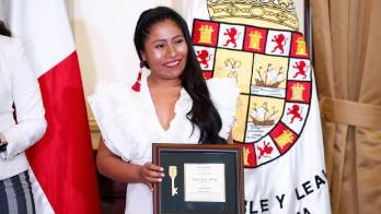 La actriz Yalitza Aparicio recibió la llave de la Ciudad de Panamá