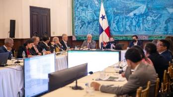 Gobierno prepara la entrega de estadios y del laboratorio de calidad de agua