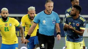 Colombia pide a Conmebol suspender a Pitana por arbitraje de juego con Brasil