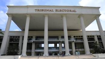 Ciudadanos en el Tribunal Electoral inician recolección de firmas para activar la Constituyente Paralela. El objetivo es lograr 600 mil rúbricas en seis meses.