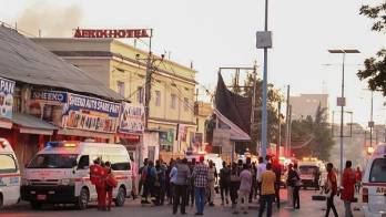 Al menos cinco muertos en un atentando de Al Shabab en un hotel de Mogadiscio