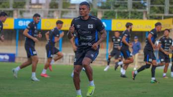 El atacante Michell Mercado se suma a El Salvador para el duelo ante Panamá este martes 18 de noviembre.