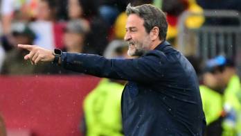 Thomas Christiansen dando indicaciones en el juego.