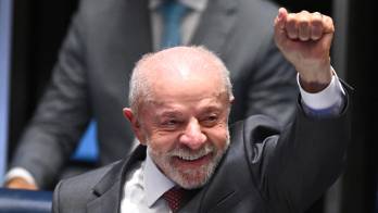 Luiz Inácio Lula da Silva revirtió la ventaja de Flávio Bolsonaro y se impuso en la segunda vuelta presidencial brasileña.