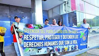 La vigilia en la Defensoría del Pueblo fue levantada tras la cortesía de sala en la AN.