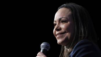 Fotografía de archivo en la que se captó a la líder opositora venezolana y Premio Nobel de Paz 2025, María Corina Machado, durante una conferencia, en Washington DC (EE.UU.). EFE/Will Olíver