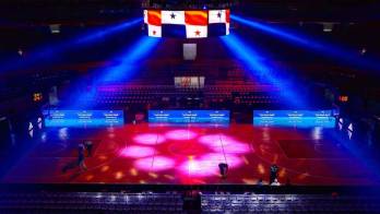 Fanáticos reaccionaron molestos tras la cancelación de los partidos en la Arena Roberto Durán.