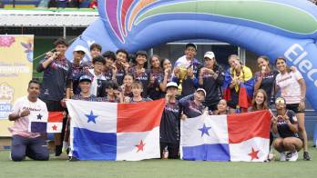 El equipo panameño, celebrando.