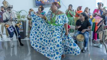 El evento resalta la riqueza de la cultura afrodescendiente.