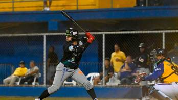 Abraham arranca caliente