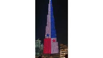 Edificio más grande del mundo, en Dubai, en celebración con Panamá