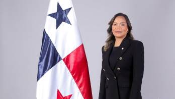 Patsy Lee cuestiona posibles intercambios de favores entre diputados