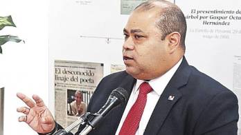 Director de Pasaportes&nbsp;Omar Ahumada se enfrasca en Instagram