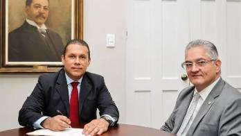 González tomó posesión del cargo en el Palacio de Las Garzas, durante un acto ante el ministro de la Presidencia, Juan Carlos Orillac.