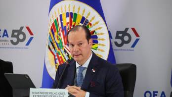 Ministro de Relaciones Exteriores, Javier Martínez-Acha Vásquez.