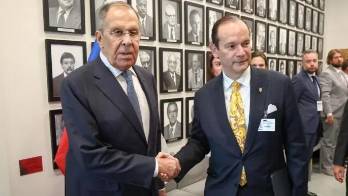 Martínez-Acha y Lavrov durante su reunión.