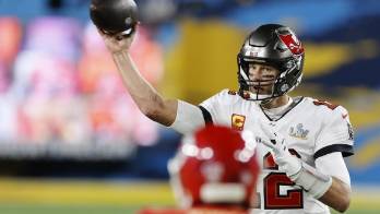 Tom Brady anuncia que seguirá jugando en Tampa