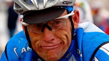 Armstrong admite que el cáncer testicular puede haberse dado por dopaje