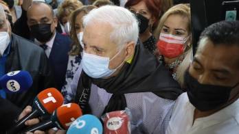 Martinelli se presenta a audiencia acompañado de diputados de CD