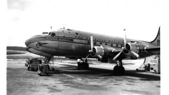 Fotografía tomada de la cuenta en X @oceanexplorer para la exploración oceánica de la NOAA que muestra al avión Douglas DC-4, conocido como 'Clipper Endeavor' de la extinta aerolínea Pan Am, que se estrelló el 11 de abril de 1952 en aguas al norte de Puerto Rico y que cobró la vida de 52 personas. EFE/ @oceanexplorer