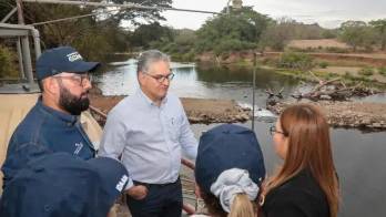 El director estuvo acompañado por el ministro de la Presidencia, Juan Carlos Orillac.