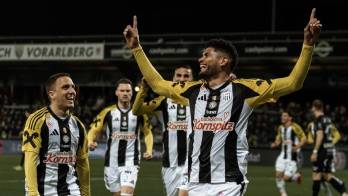 Andrés Andrade pieza clave en la defensa del Lask.