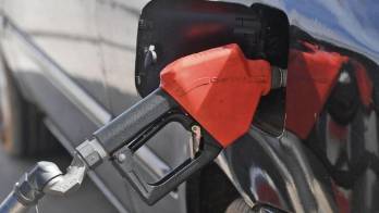 La gasolina sigue bajando su precio