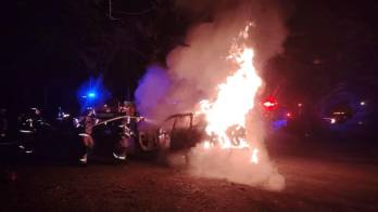 El fuego no perdona: bomberos lanzan advertencia urgente a los conductores.