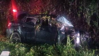 Ladrones armados provocan vuelco en plena vía Centenario