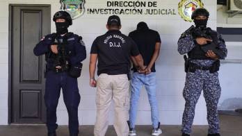 Se han capturado a cinco sospechosos en distintas localidades, incluyendo Panamá Viejo, Juan Díaz y La Villa. La víctima, Amitkumar Vasantbhai, tenía 43 años de edad.