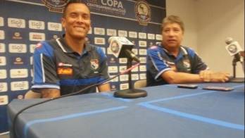 Blas Pérez (i) junto a 'Bolillo' Gómez.