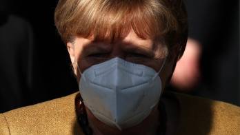 Merkel deja abierta la posibilidad de un control de fronteras por la pandemia