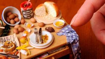 El arte en miniatura sale de las redes sociales para entrar en las galerías