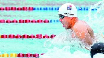 Edgar Crespo se reporta listo para nadar esta noche.