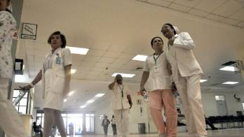 Los hechos se dieron en el norte de la India y se conoció que las profesionales de la salud utilizaron supuestamente&nbsp;&nbsp;un fórceps y una cuerda que fue atada a las piernas del pequeño para sacarlo del vientre de su madre.