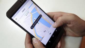 Uber lanza confort, que permite al pasajero viajar sin tener que conversar