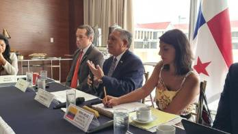 Panamá y Colombia dinamizan agenda para construcción de sistema binacional de interconexión eléctrica