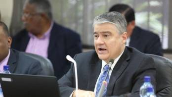 Dulcidio de la Guardia, ministro de Economía y Finanzas.