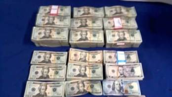 Decomisan más de $100 mil, 2 autos, armas y detienen a 3 en San Francisco