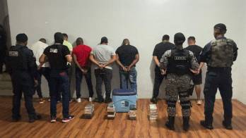 Hotel de Calidonia fue intervenido por la Policía y el Ministerio Público; se decomisó droga y se detuvieron ocho personas.