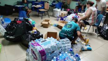 La falta de agua potable y electricidad complica aún más la situación de las comunidades afectadas.